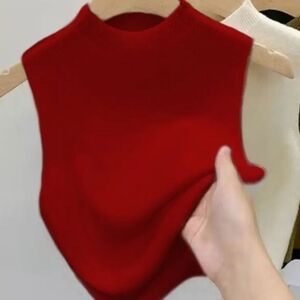 CLEARANCE NWT Fire Red Sleeveless Knit Top
